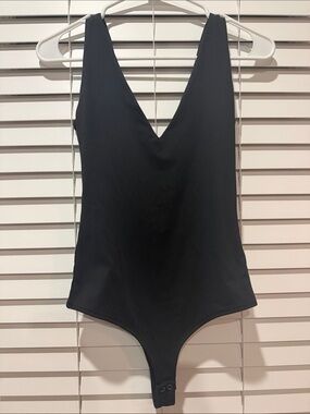 ReoRia Black V-Neck One-Piece Bodysuit
